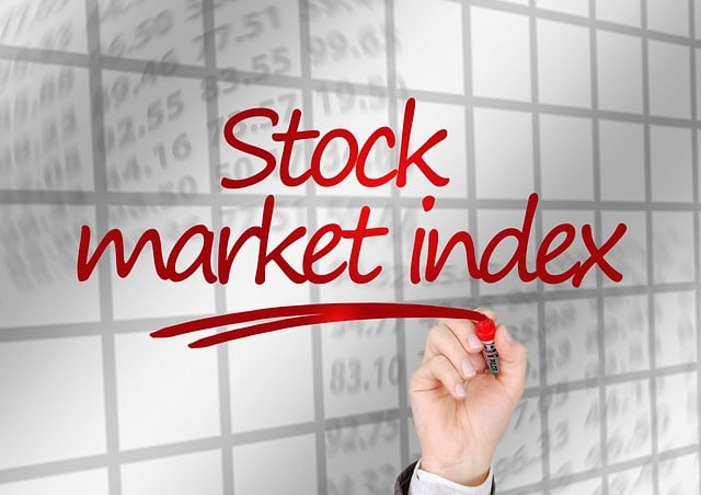 Stock market index graph showing market trends and growth performance. (हिंदी: शेयर बाज़ार इंडेक्स का ग्राफ़ जो मार्केट ट्रेंड और ग्रोथ परफॉर्मेंस दिखा रहा है)